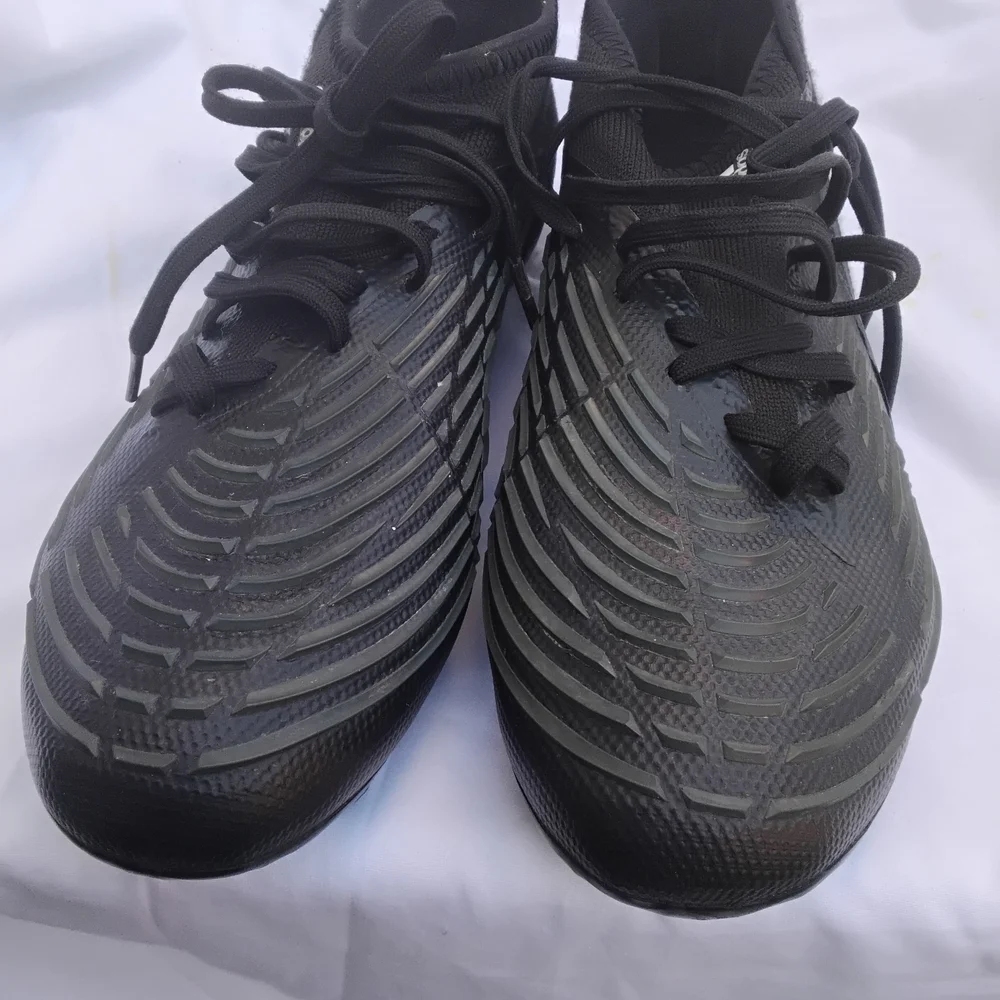 adidas Black Men's Athletic Shoes Size 6.5